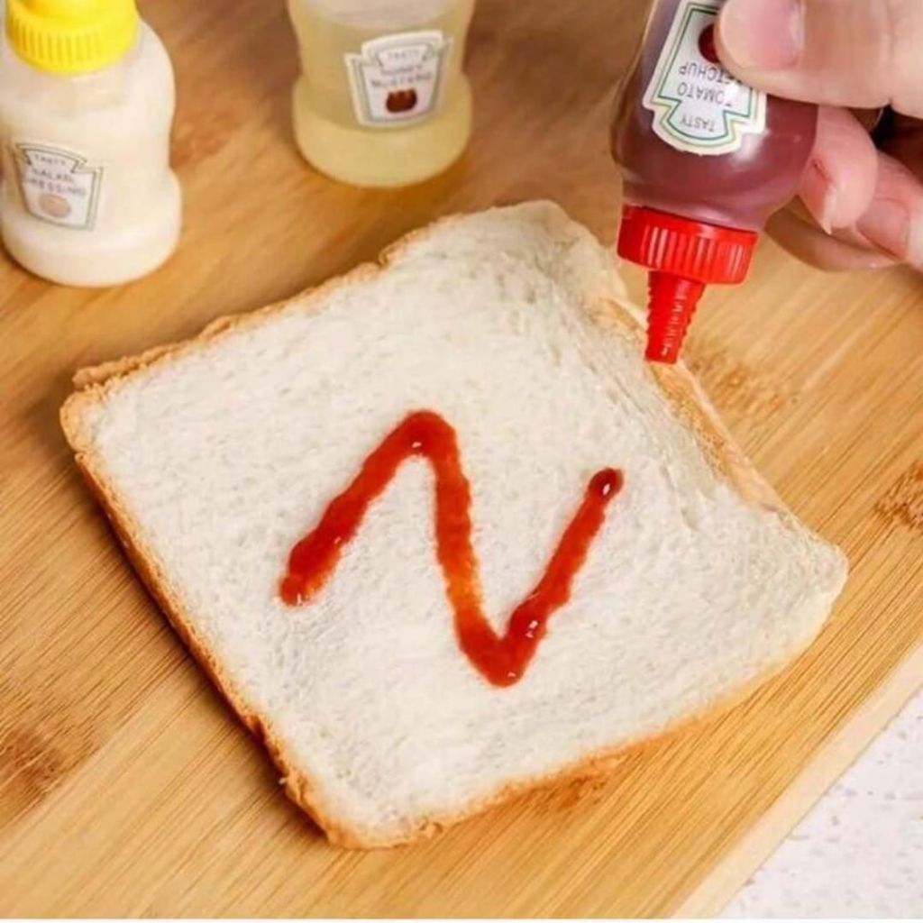 4pc mini sauce bottles