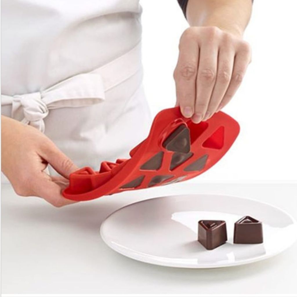 Chocolate Mould- Triangle 15 Slot