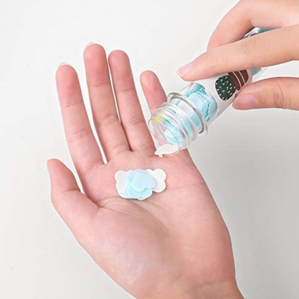 Travel soap flakes