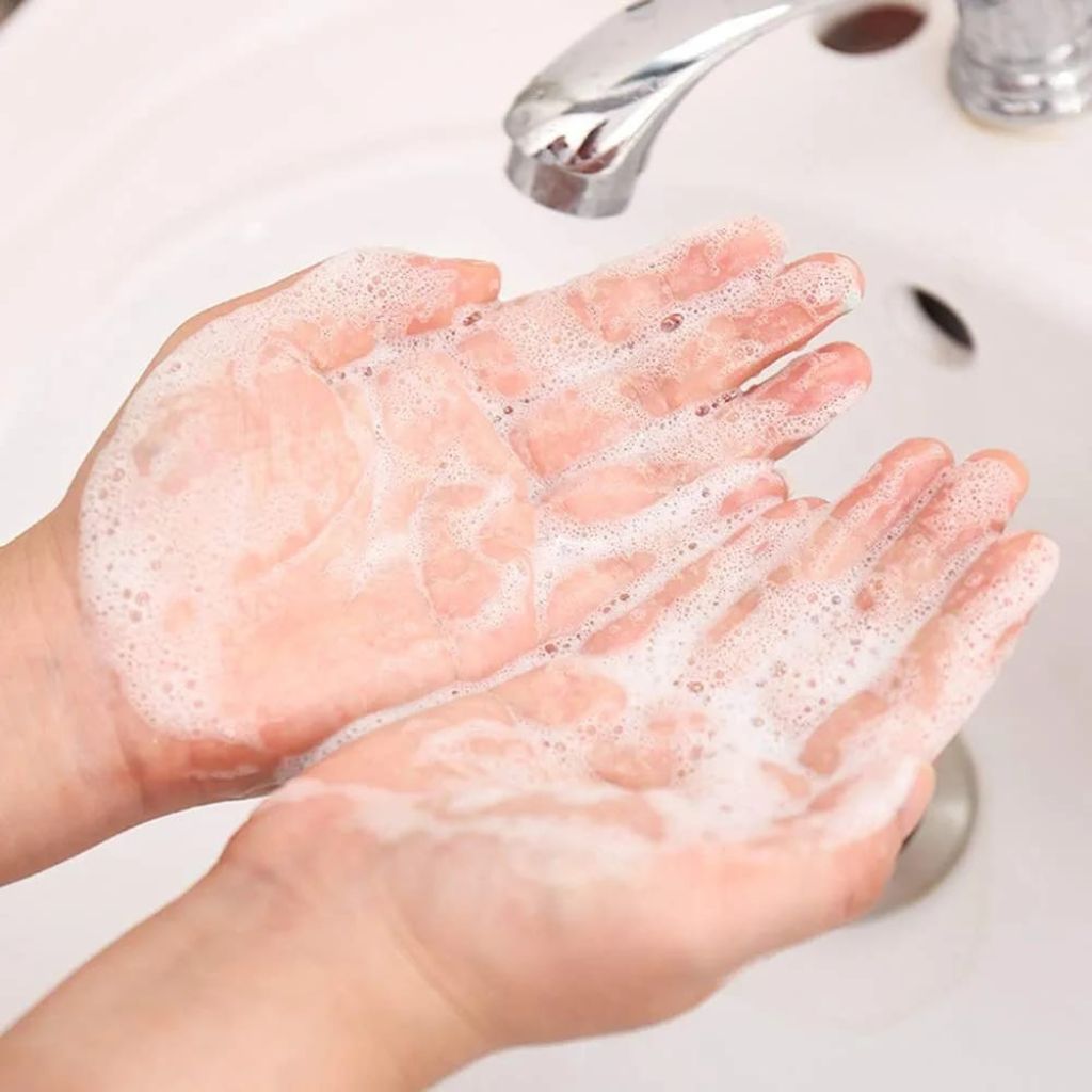 Travel soap flakes