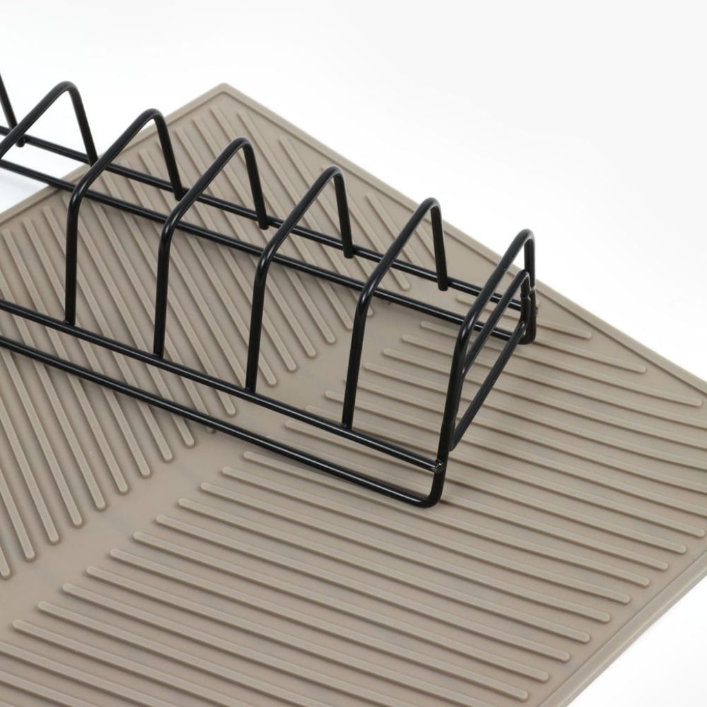 Dish Rack With Silicone Mat