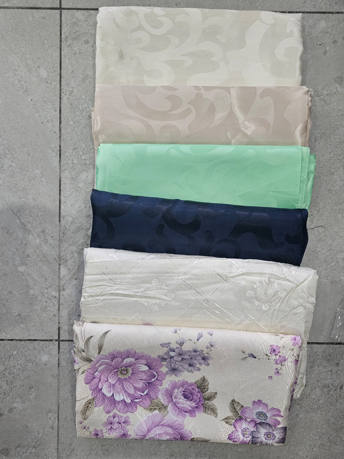 Parcel Lot Stitched Table Cloth