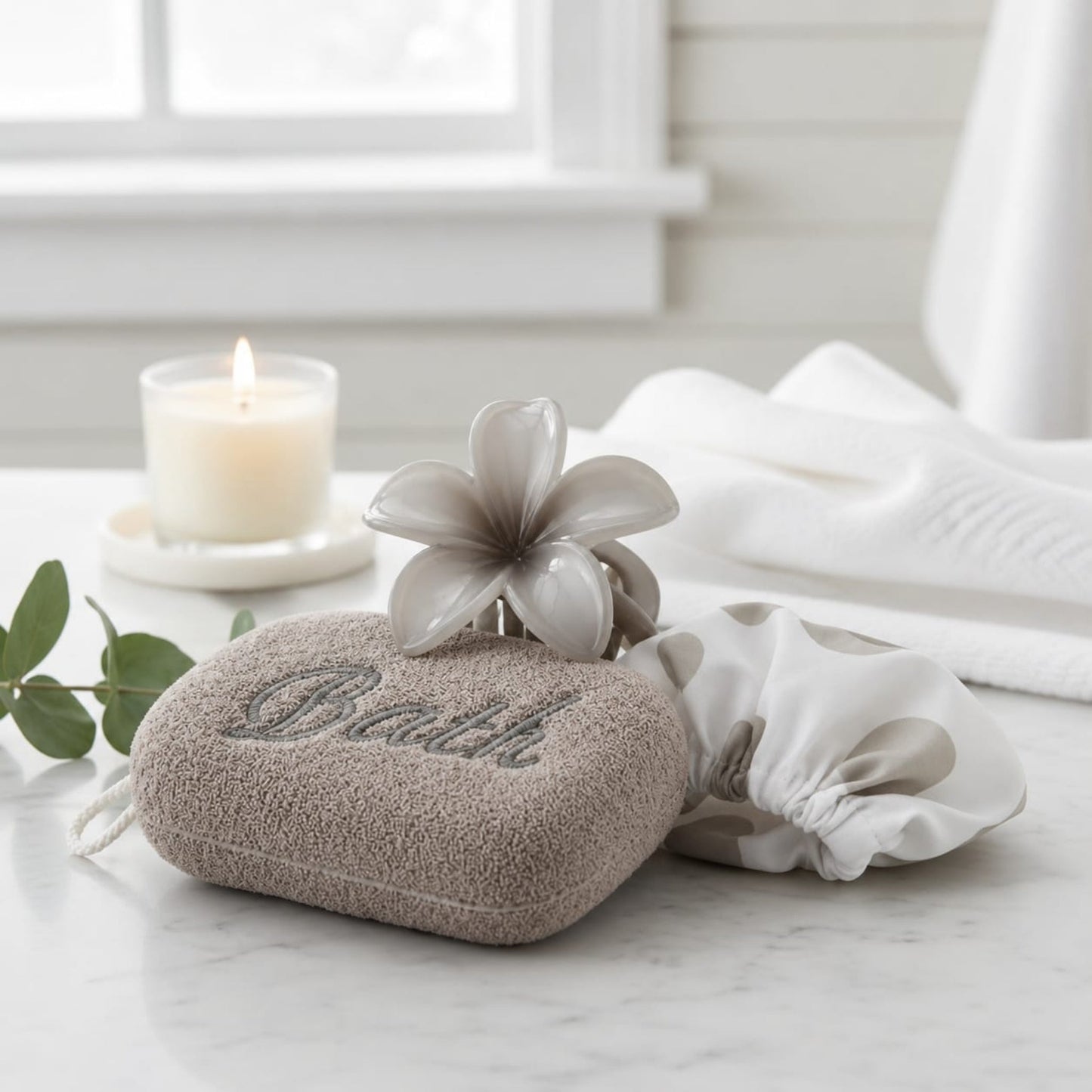 3 Piece Bath & Shower Set – Body Sponge, Shower Cap & Flower Hair Grip for Everyday Bathing, Showering & Personal Care
