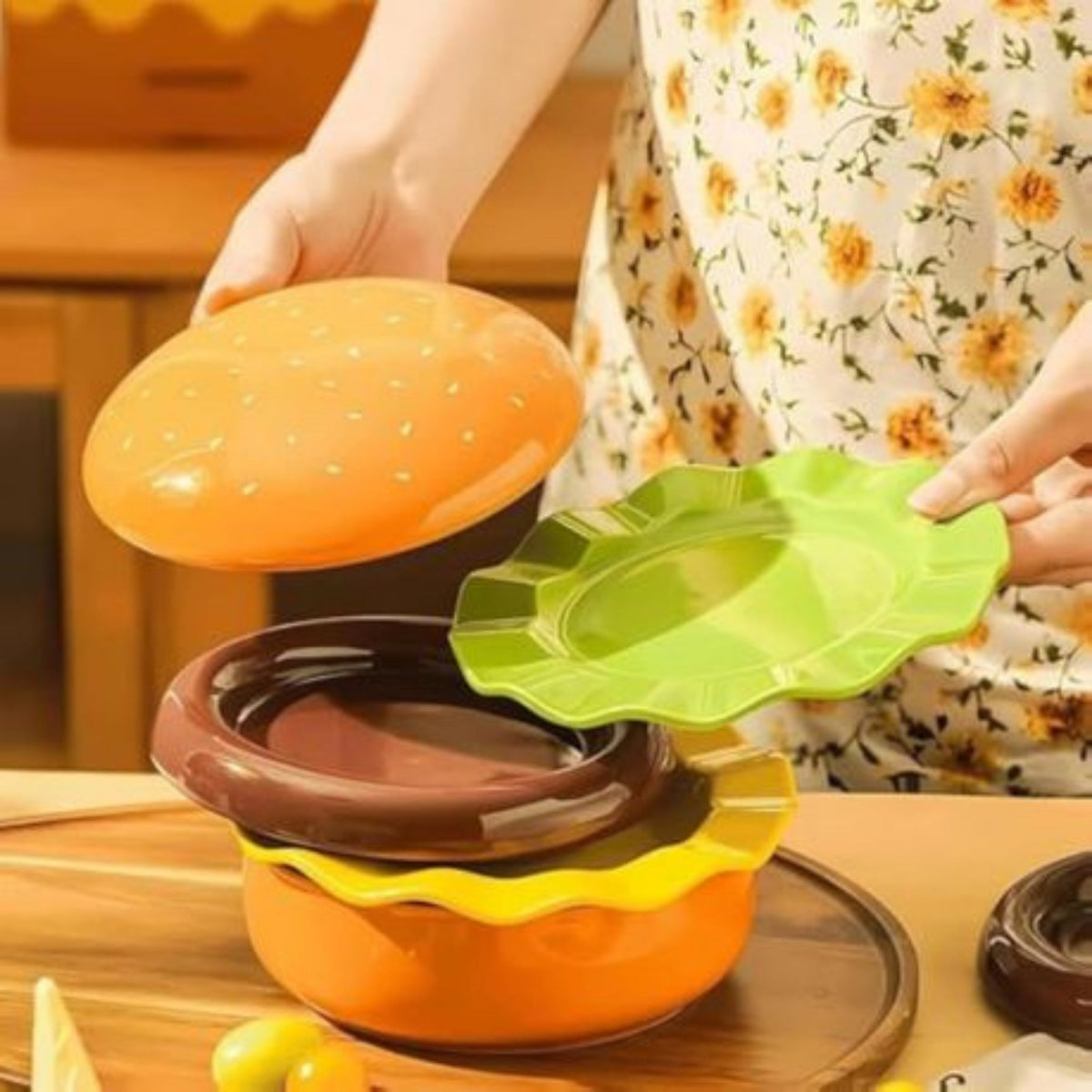 7 Piece Burger Plate Set – Stackable Burger-Themed Dinner Set