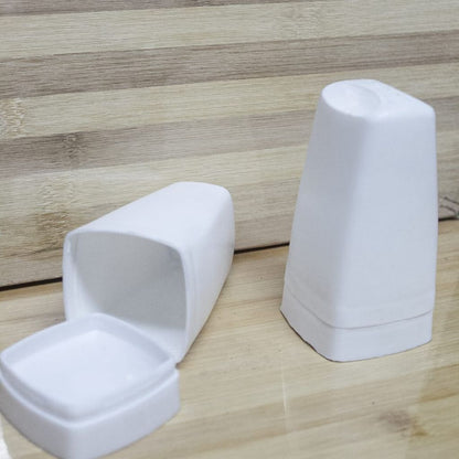 2pc Plastic Salt and Pepper Shaker