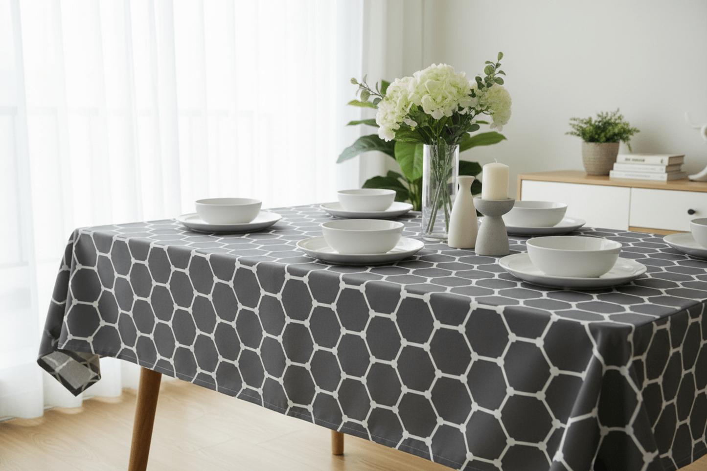 Mini Matt Table Cloth 2.5M Black Hexagon