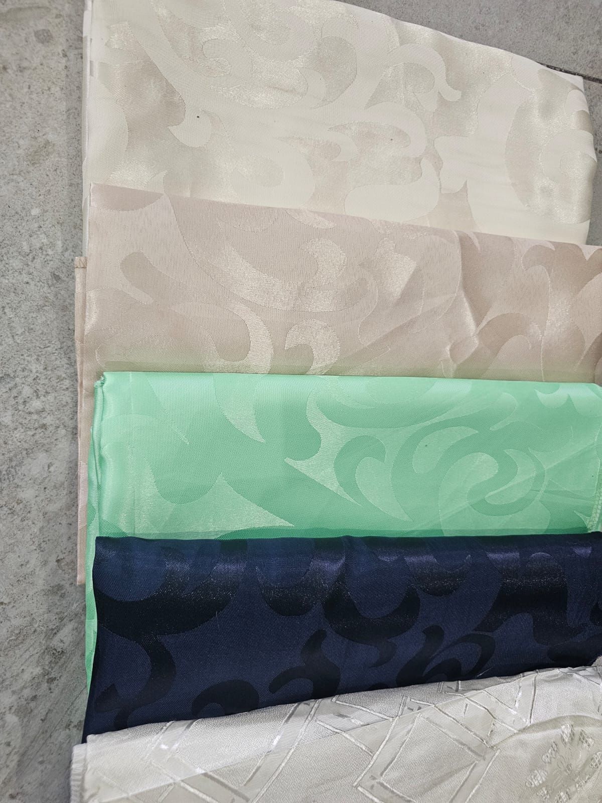 Parcel Lot Stitched Table Cloth