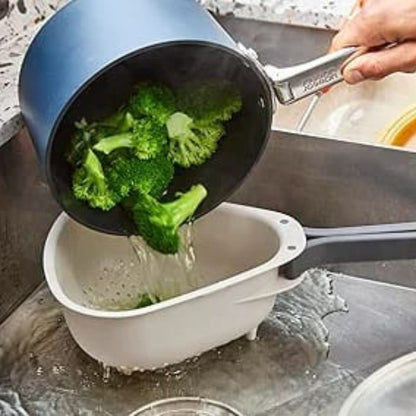 Strainer With Collapsible Handle