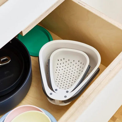 Strainer With Collapsible Handle