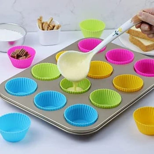 12 Cup Muffin Pan With Silicone Cups
