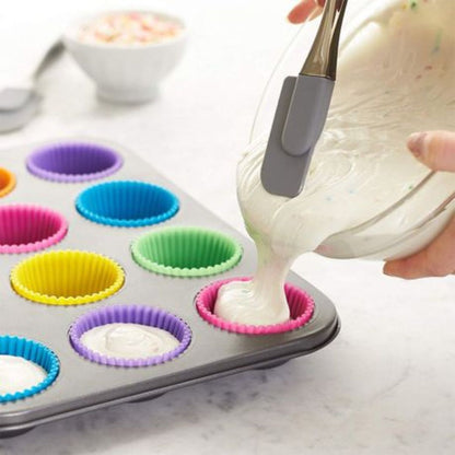 12 Cup Muffin Pan With Silicone Cups