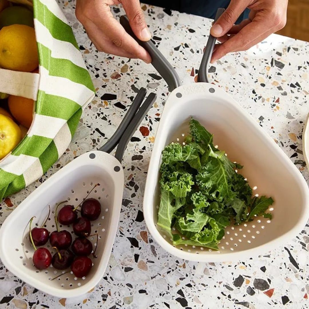 Strainer With Collapsible Handle